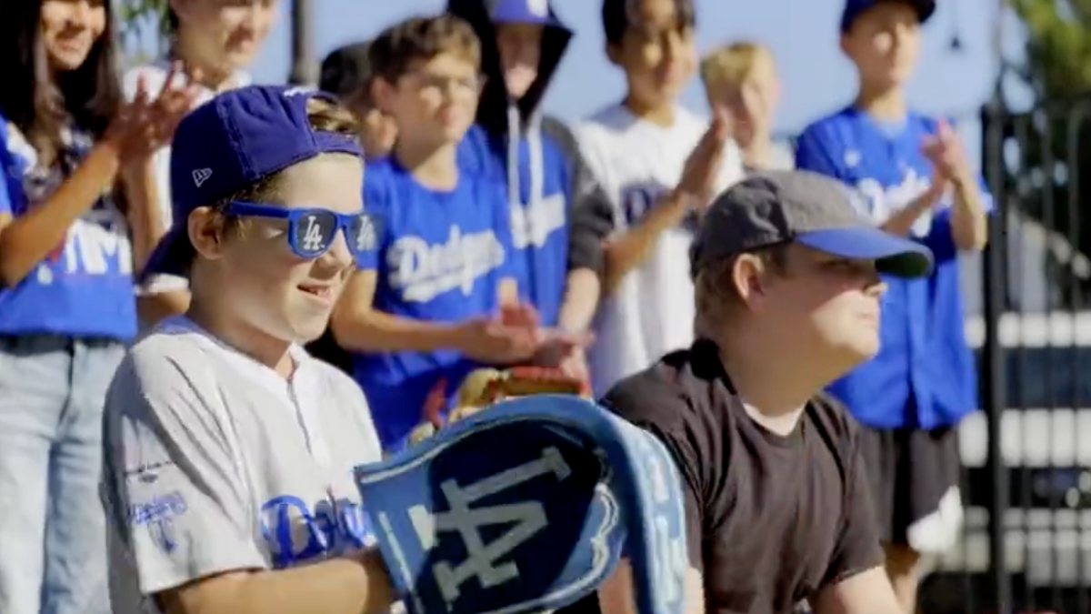 Elementary kids in Saugus wear Dodger blue before World Series – NBC Los Angeles